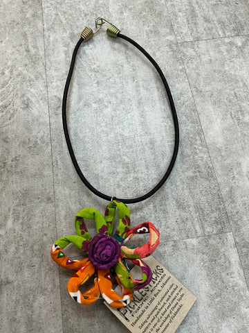 Daisy Necklace Green & Orange