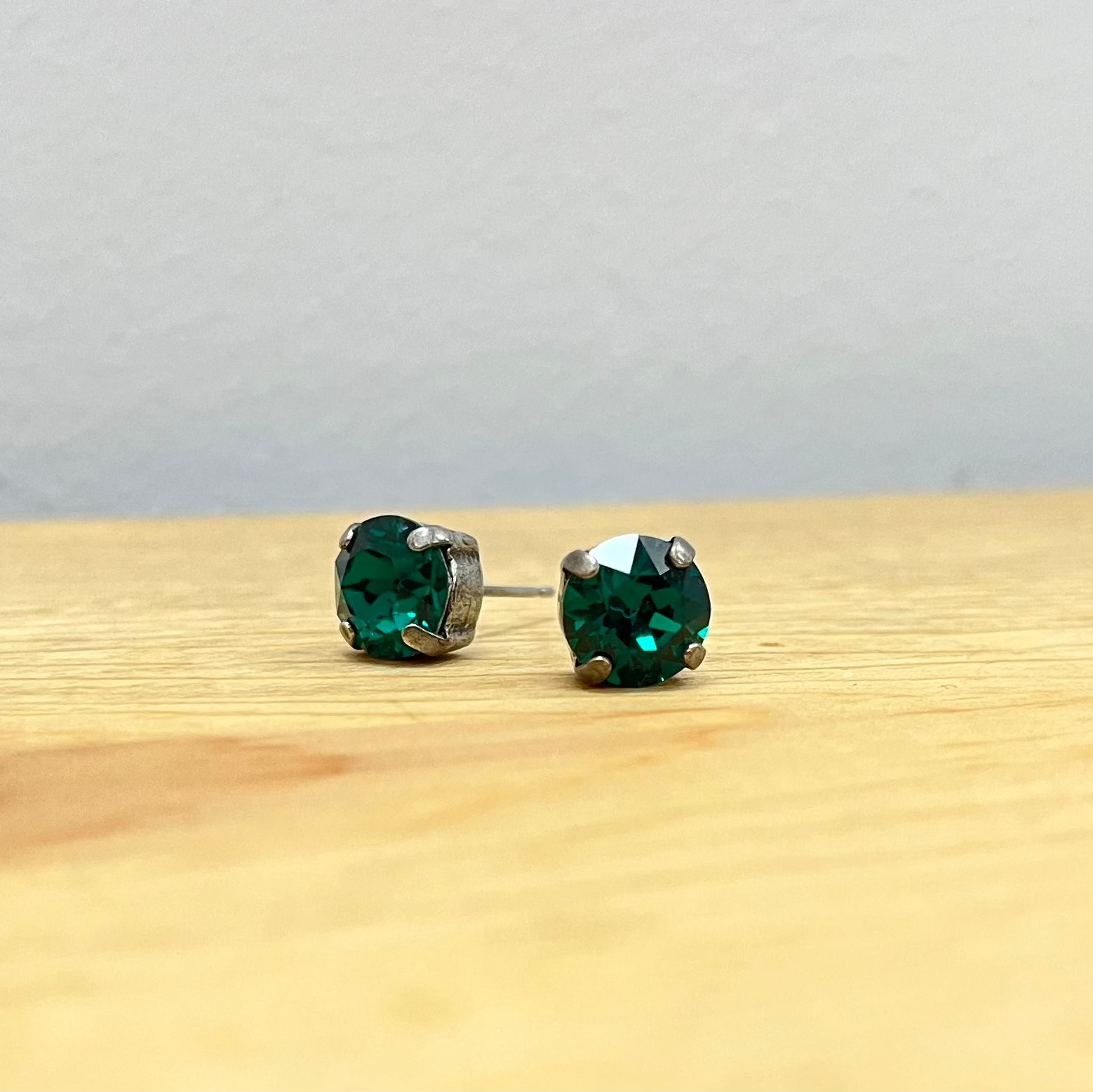 Jen Earrings Emerald