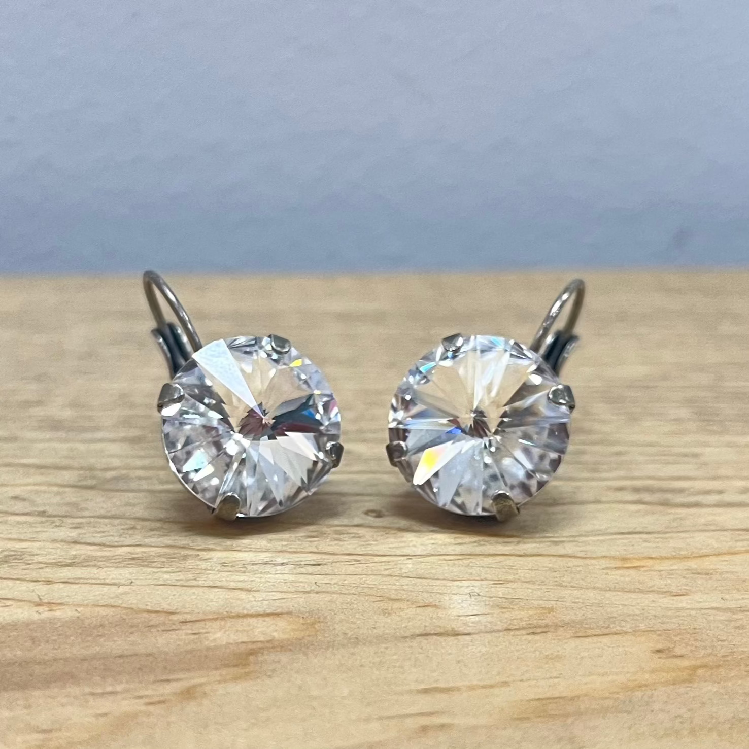 Bev Earrings Clear