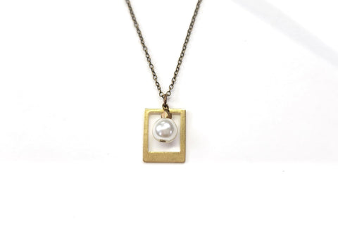 Square Frame Pearl Necklace